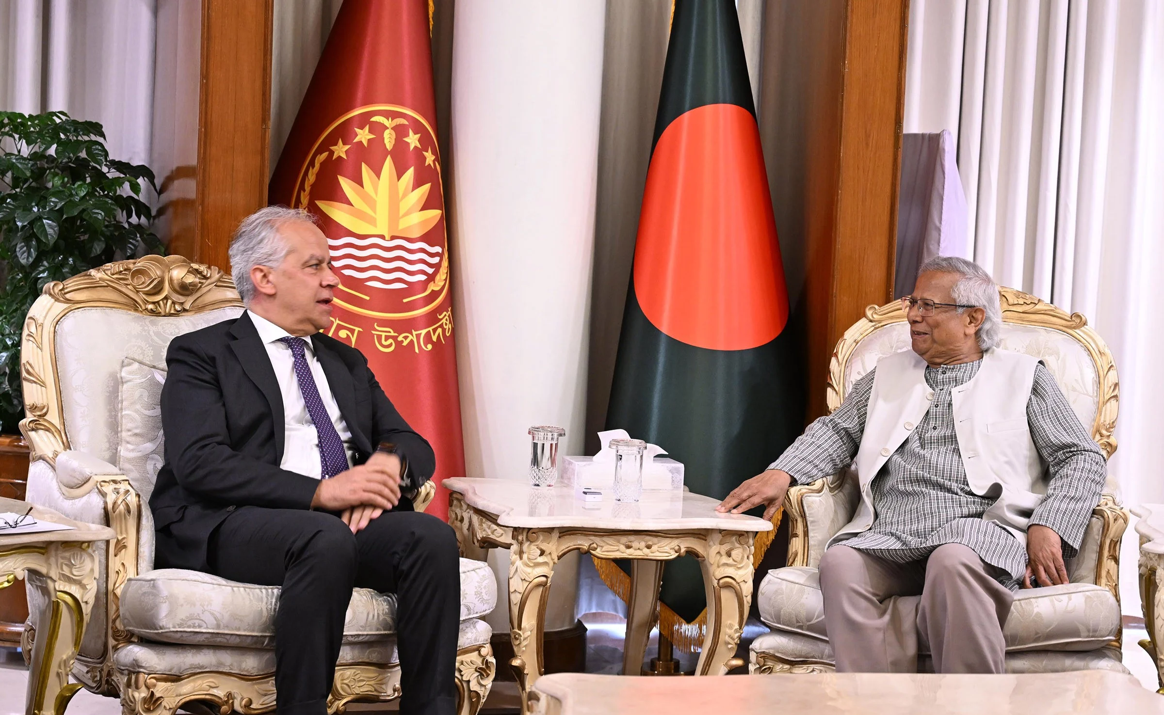 ইতালি বাংলাদেশ থেকে আরও কর্মী নিয়োগ করতে আগ্রহী : প্রধান উপদেষ্টাকে মাত্তেও